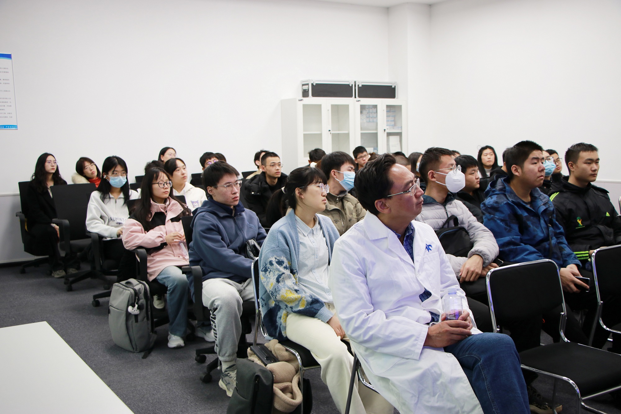 西安交通大学未来技术学院师生来我司参观交流